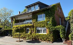 An der alten Mühle 1 Große Fewo 110 qm, zentral gelegen, zwei Schlafzimmer, Südbalkon, Gartenterrasse&Wallbox